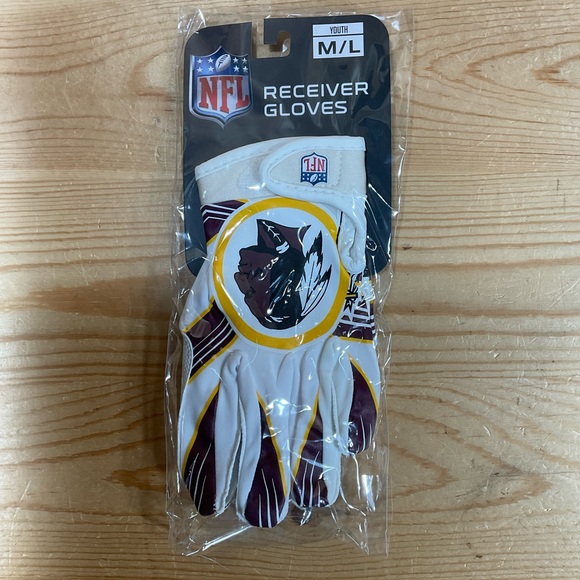 Washington Redskins FAN SET Wristbands Ball Football Receiver Gloves Youth M/L - Picture 2 of 6